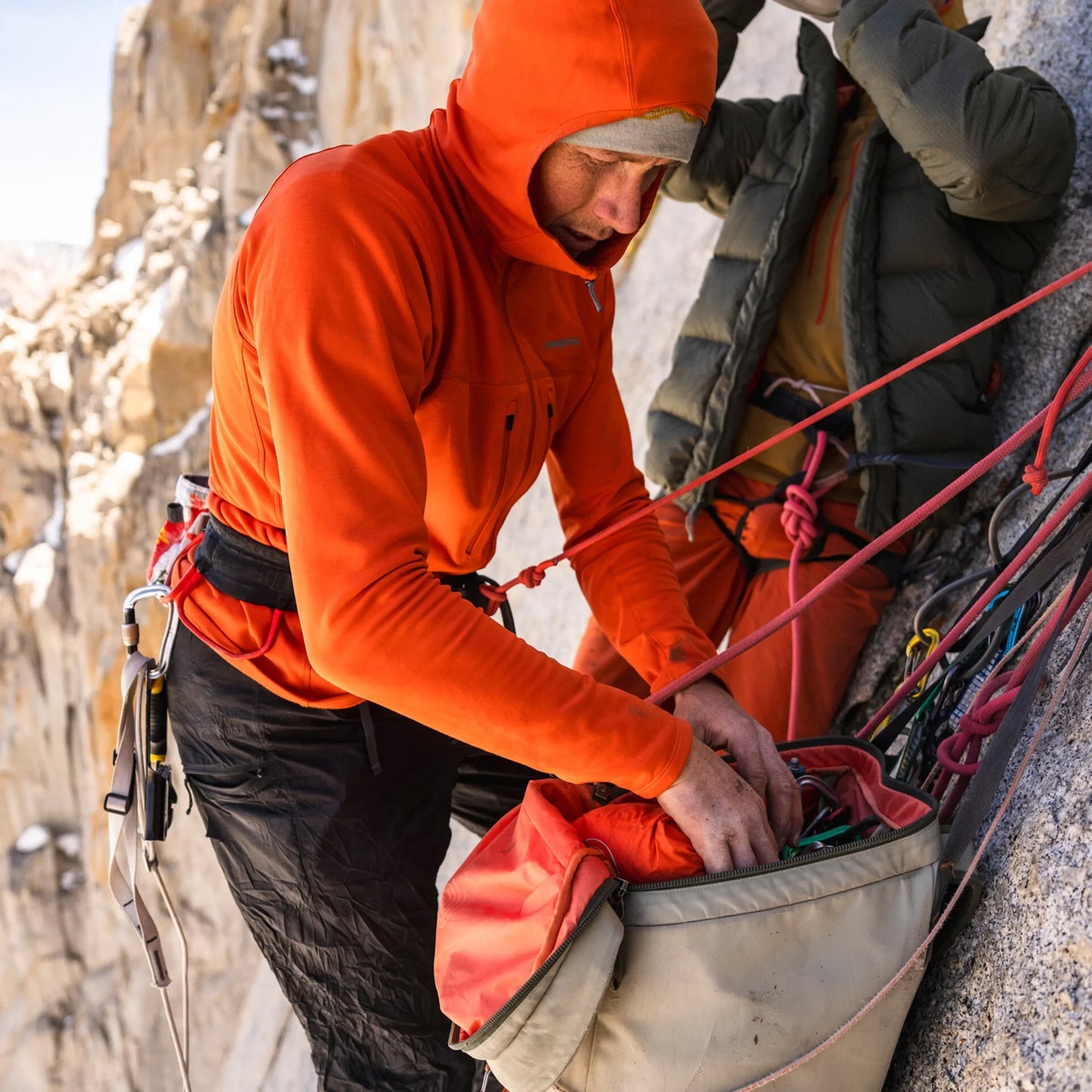 Men's R1® Ultralight Hoody - US 0442