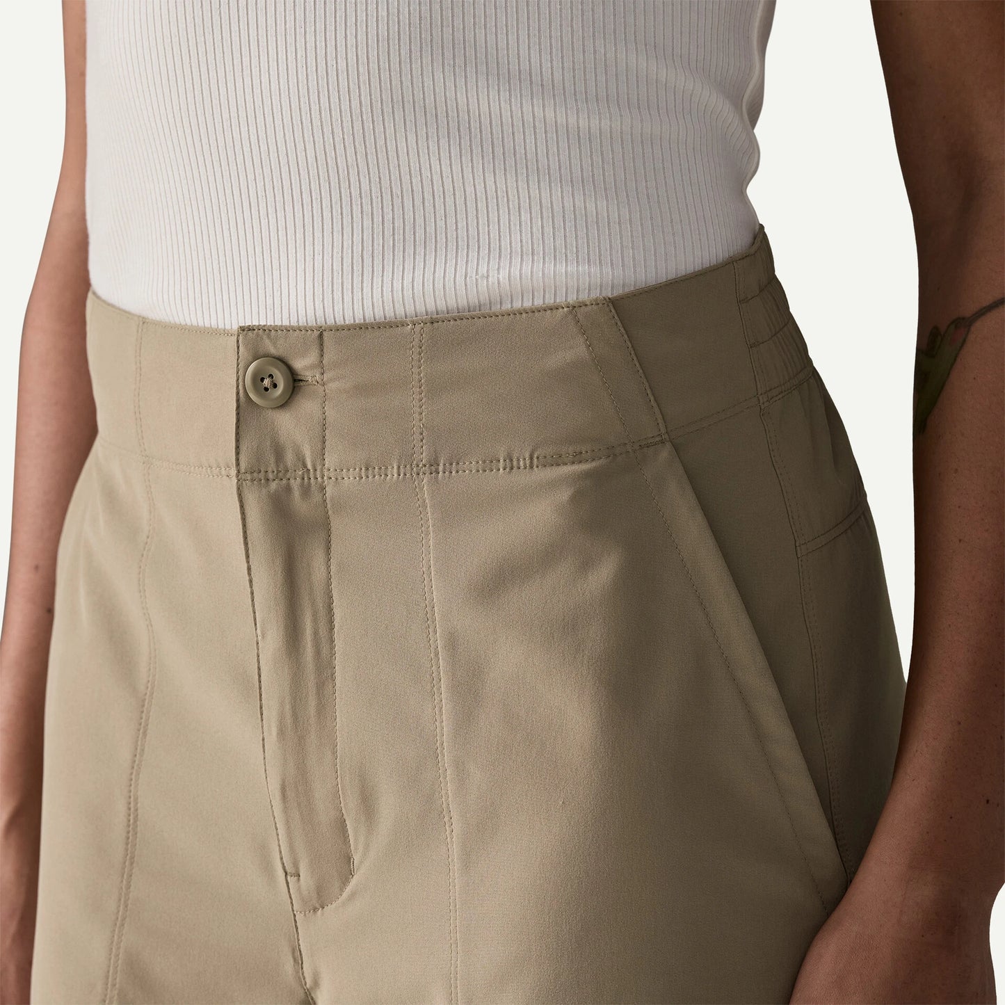 Women's Roamwith Shorts - US 4338