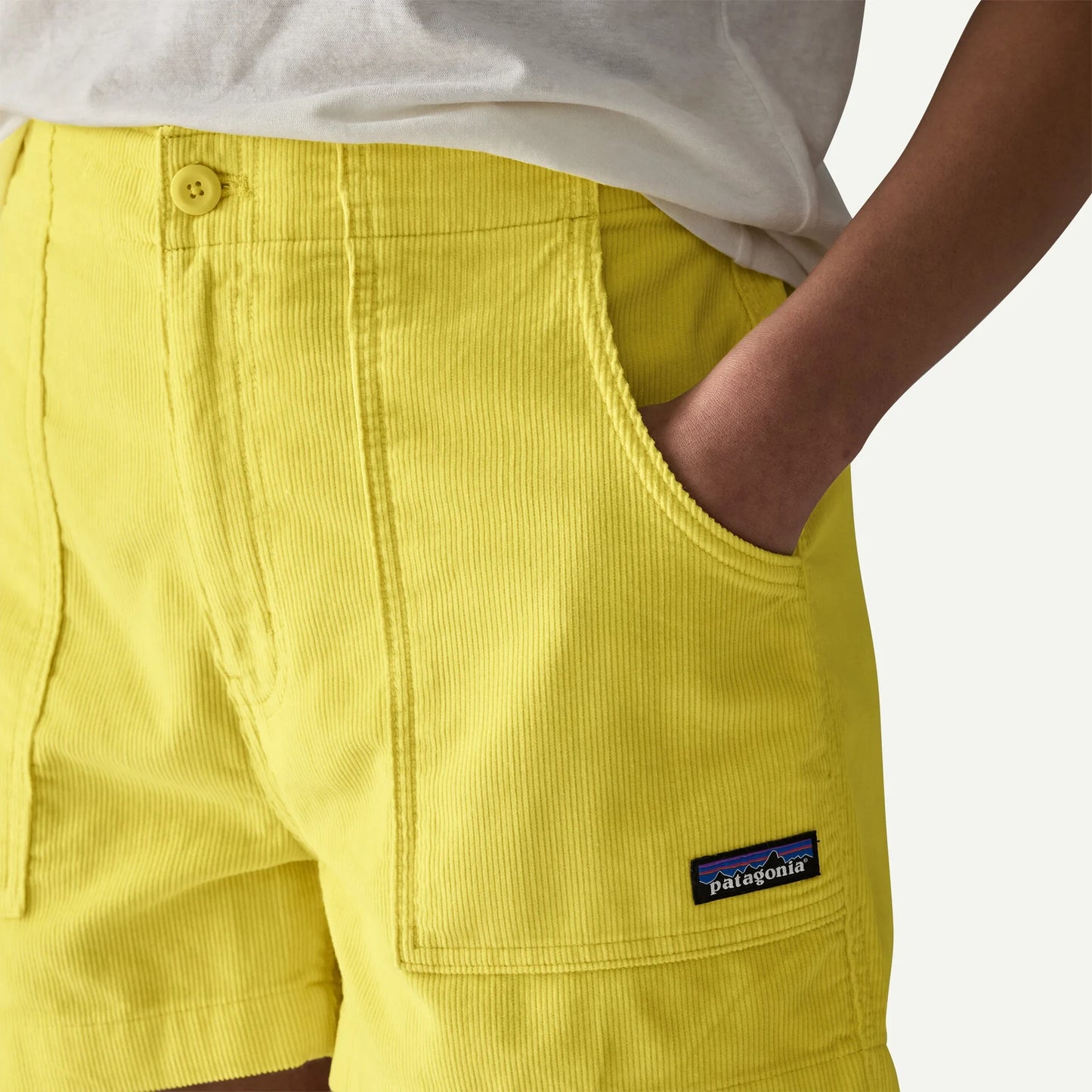 Women's Retro Cord Shorts - US 3922