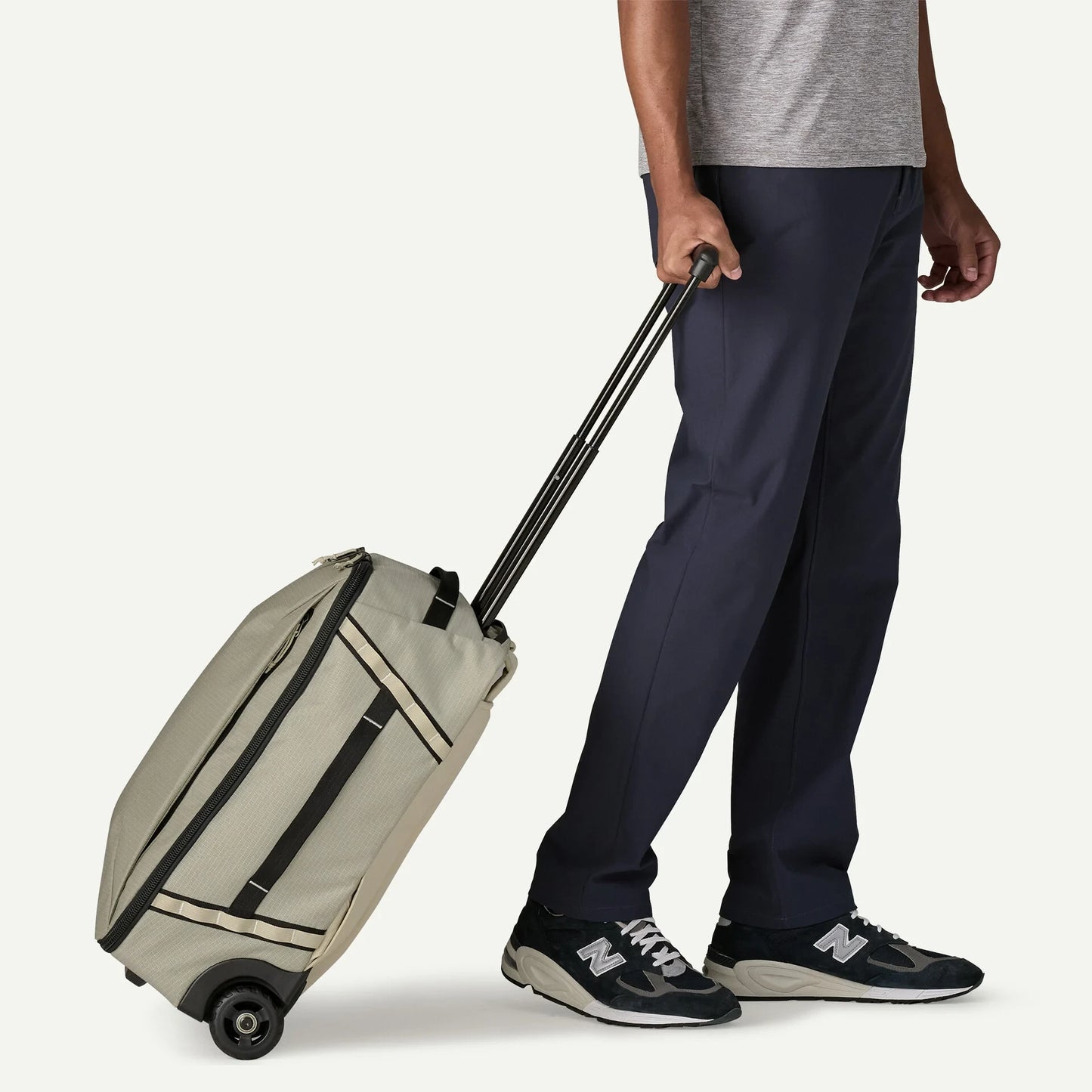 Black Hole® MLC® Wheelie 34L - US 9595