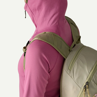 Women's R1® Ultralight Hoody - US 8132