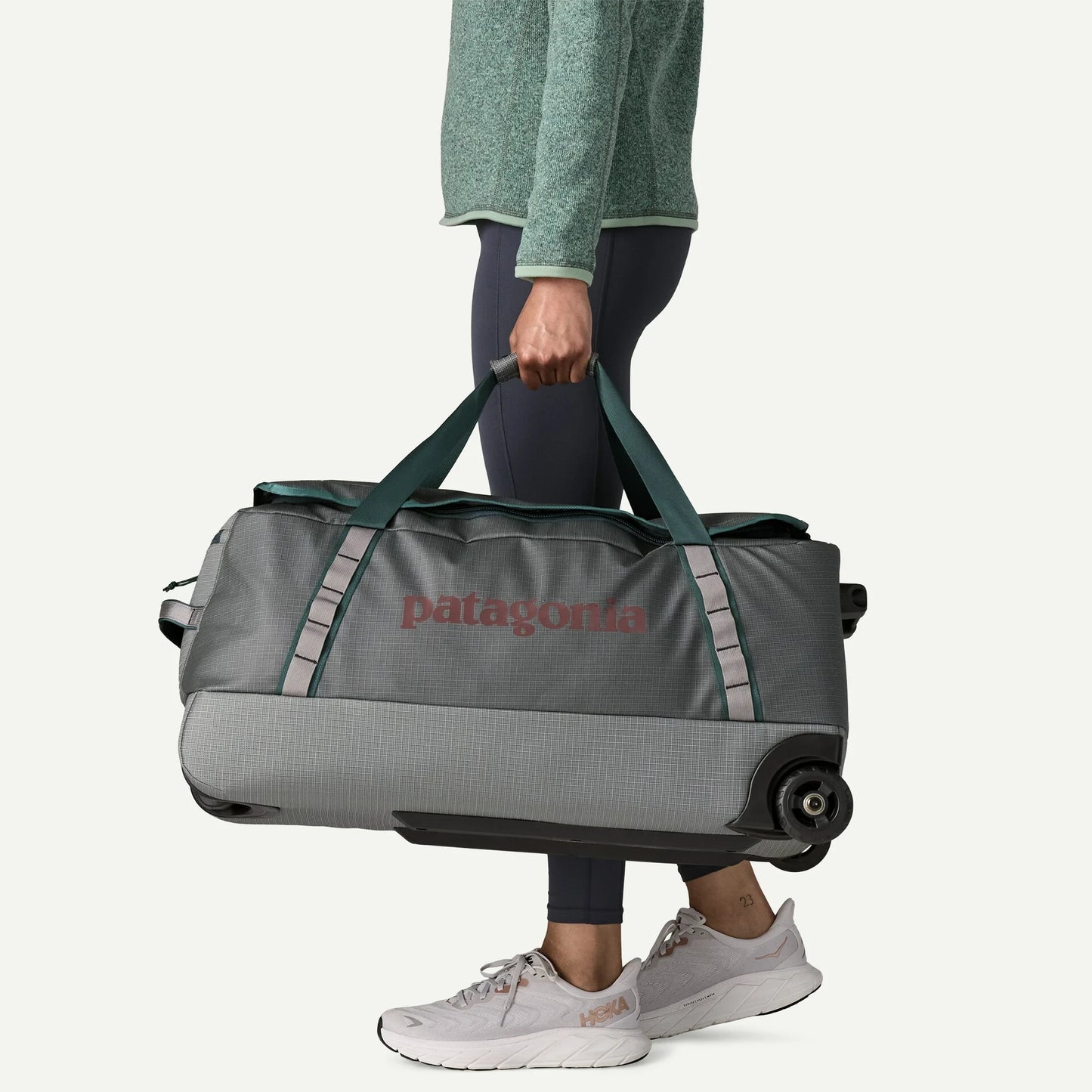 Black Hole® Wheeled Duffel 70L - US 4983